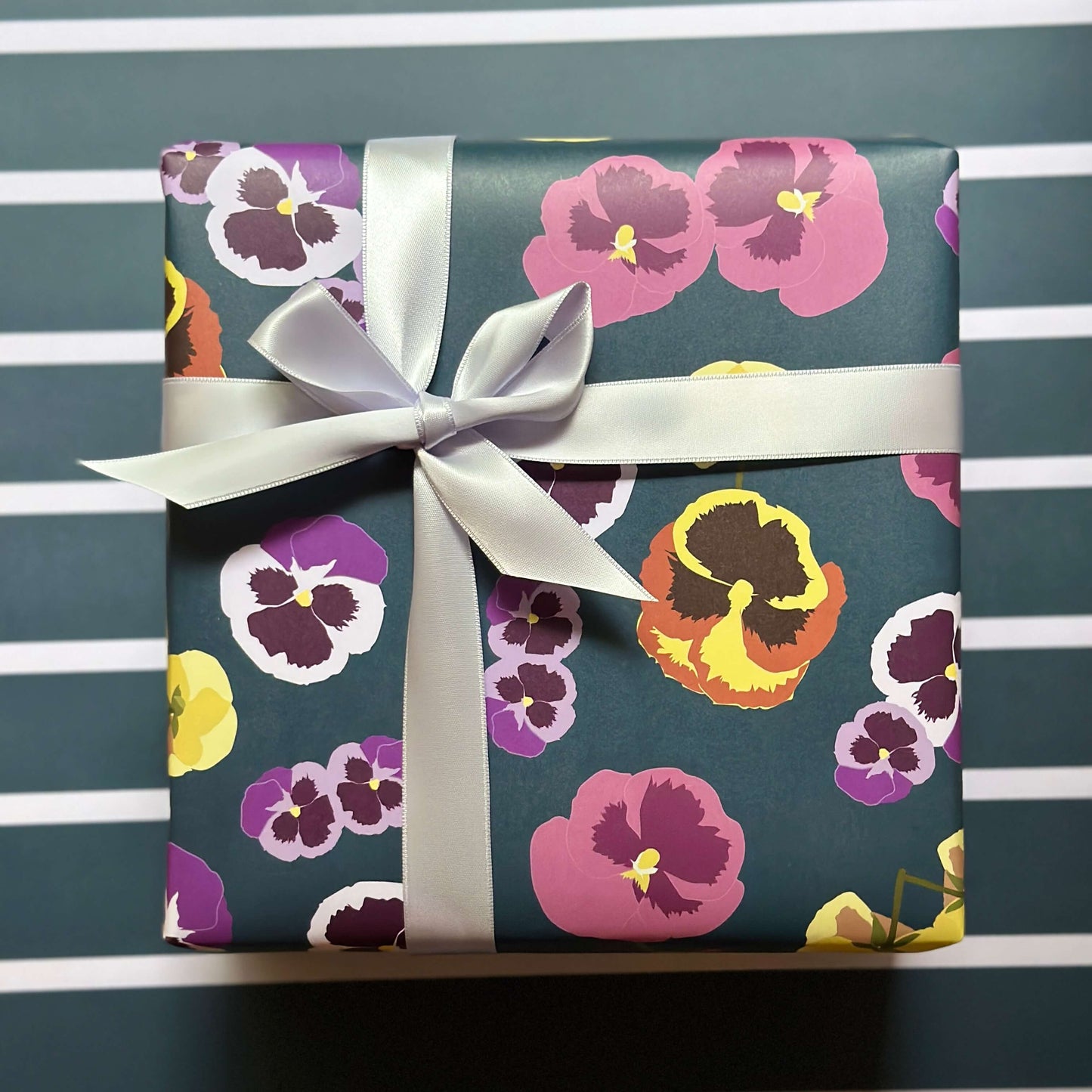 Ballard & Prescott - Pansy Wrapping Paper: Single Sheets