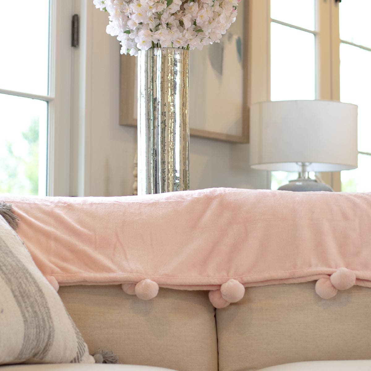 The Royal Standard - Cozy Pom Pom Throw Light Pink 50x60