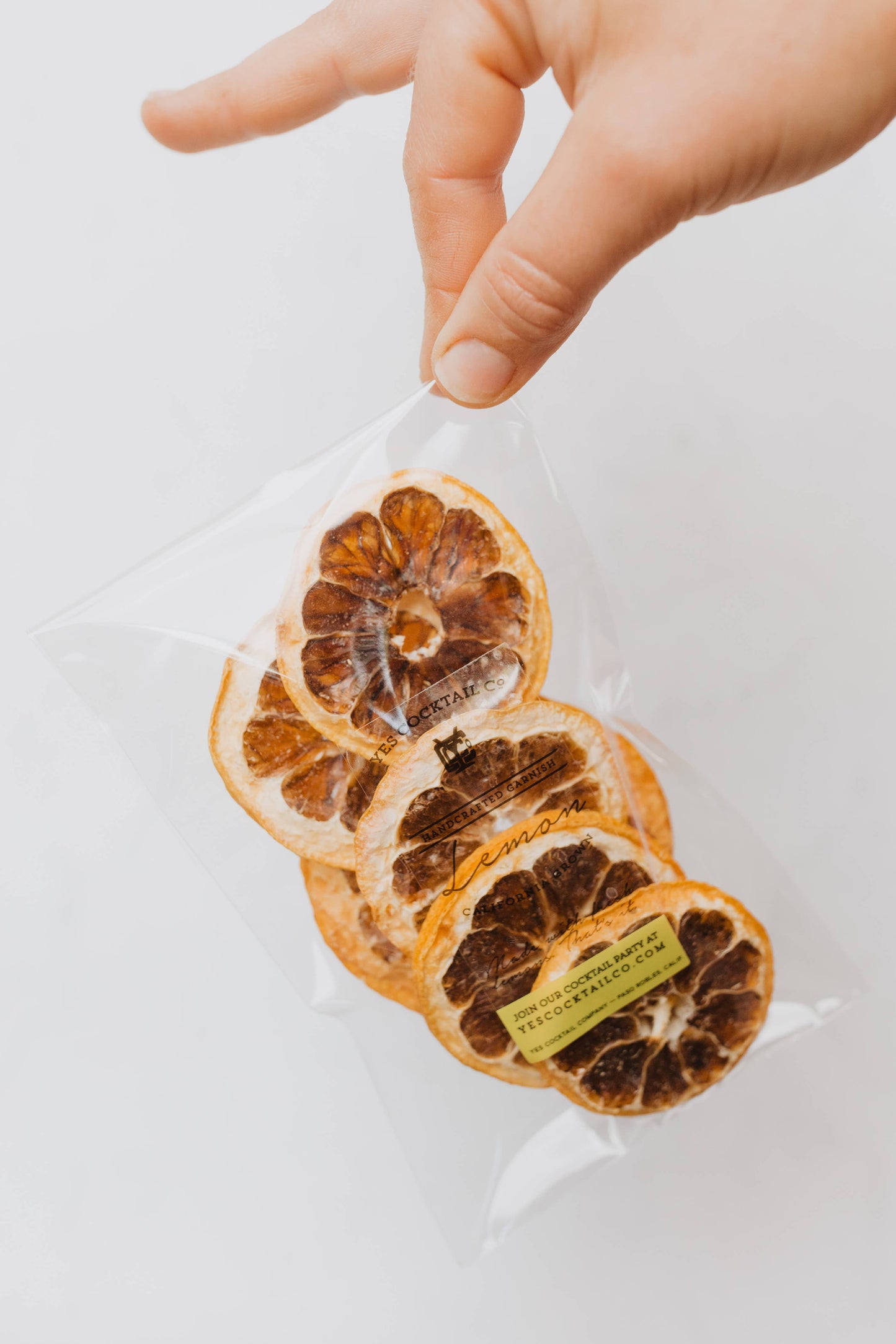 Yes Cocktail Co - Dehydrated Cocktail Garnishes: Lemon / Stand up gift pouch