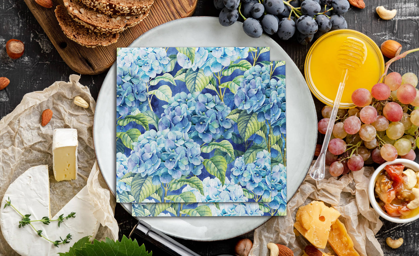 European Excellency - Blue Hydrangea Napkins - Floral Paper Napkins: Lunch