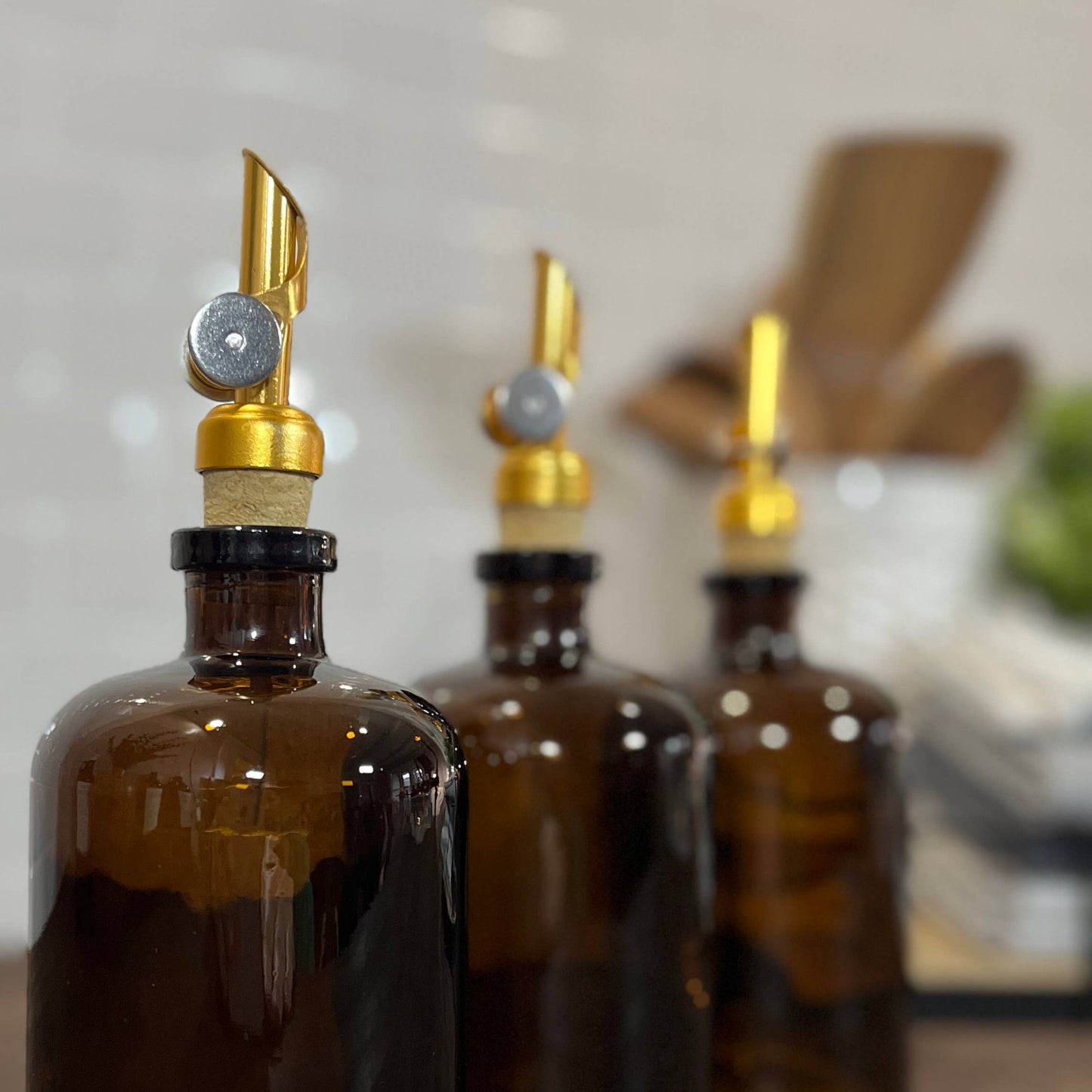 The Bottle Shoppe - 16 oz Apothecary Amber Glass Bottle with Pour Spout: Copper Rubber