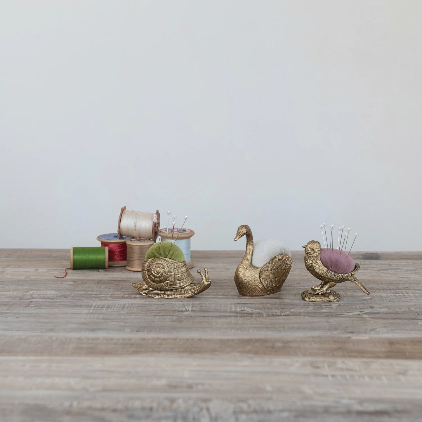 Velvet Pin Cushion with 5 Pearl Head Pins
