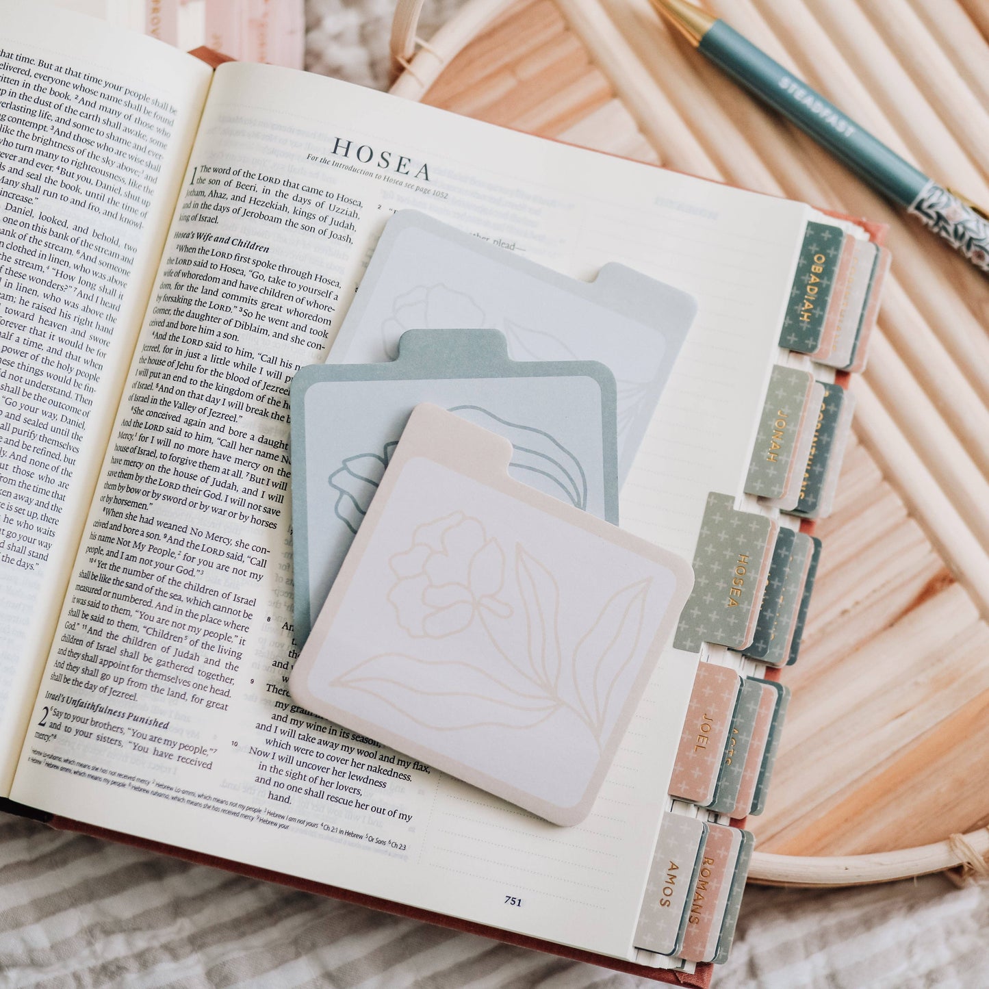 The Daily Grace Co - Pastel Floral Sticky Tabs