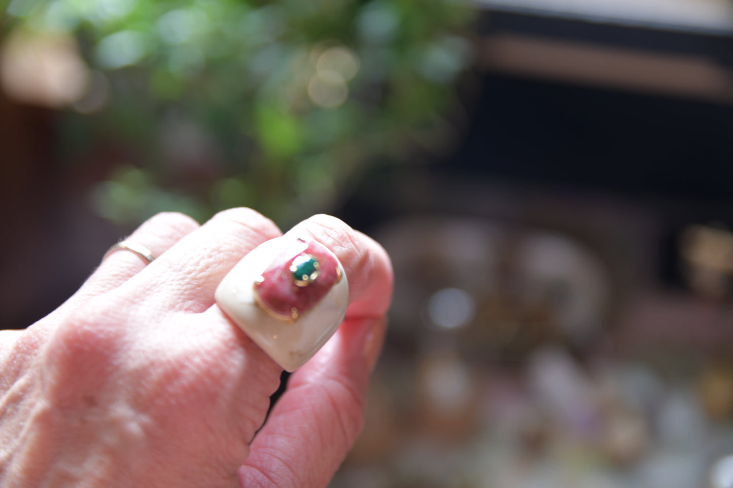Ring - IVY (Polyresin/Gemstone)
