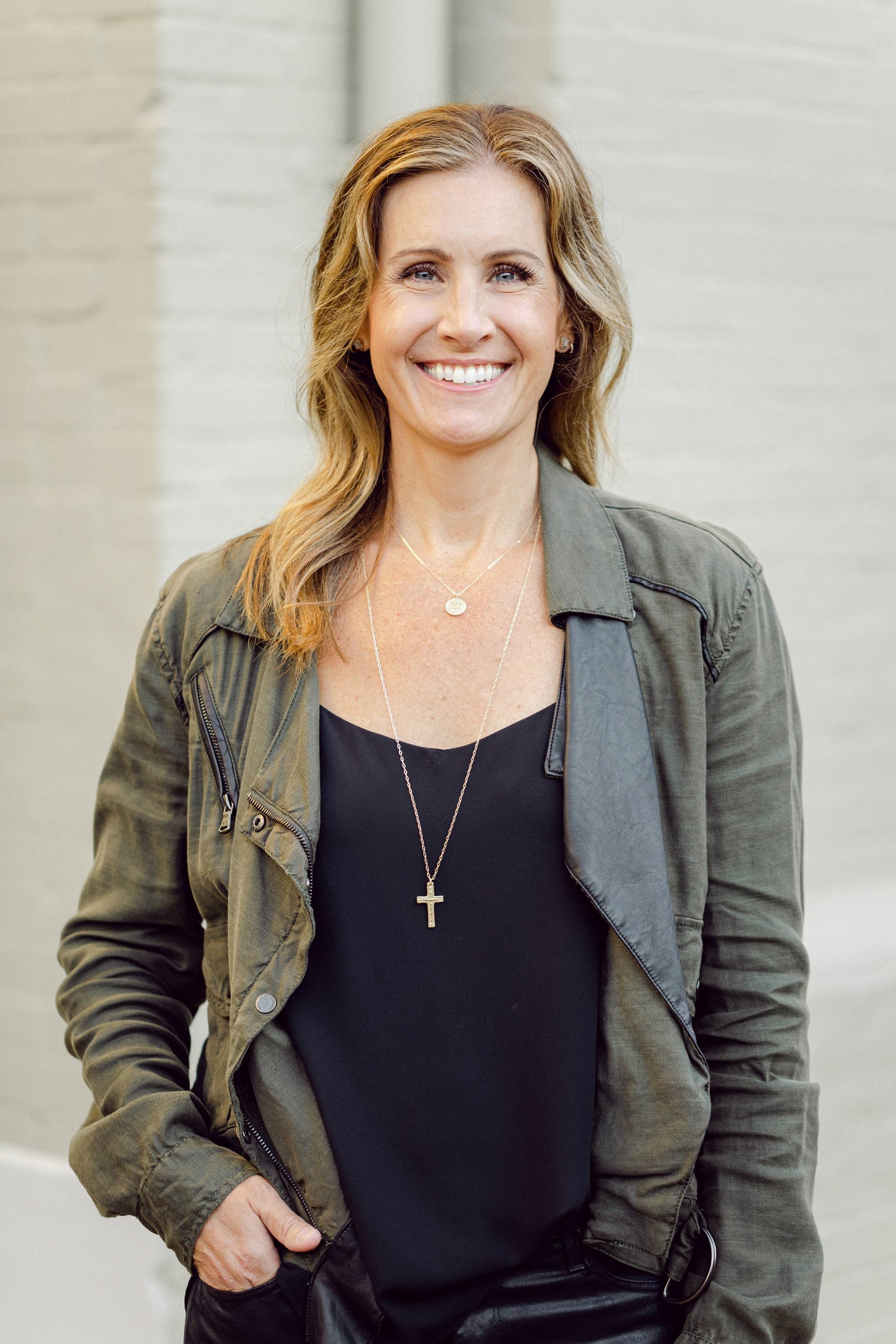 Madison Sterling - Necklace (Petite/Gold) - Romans 8:28