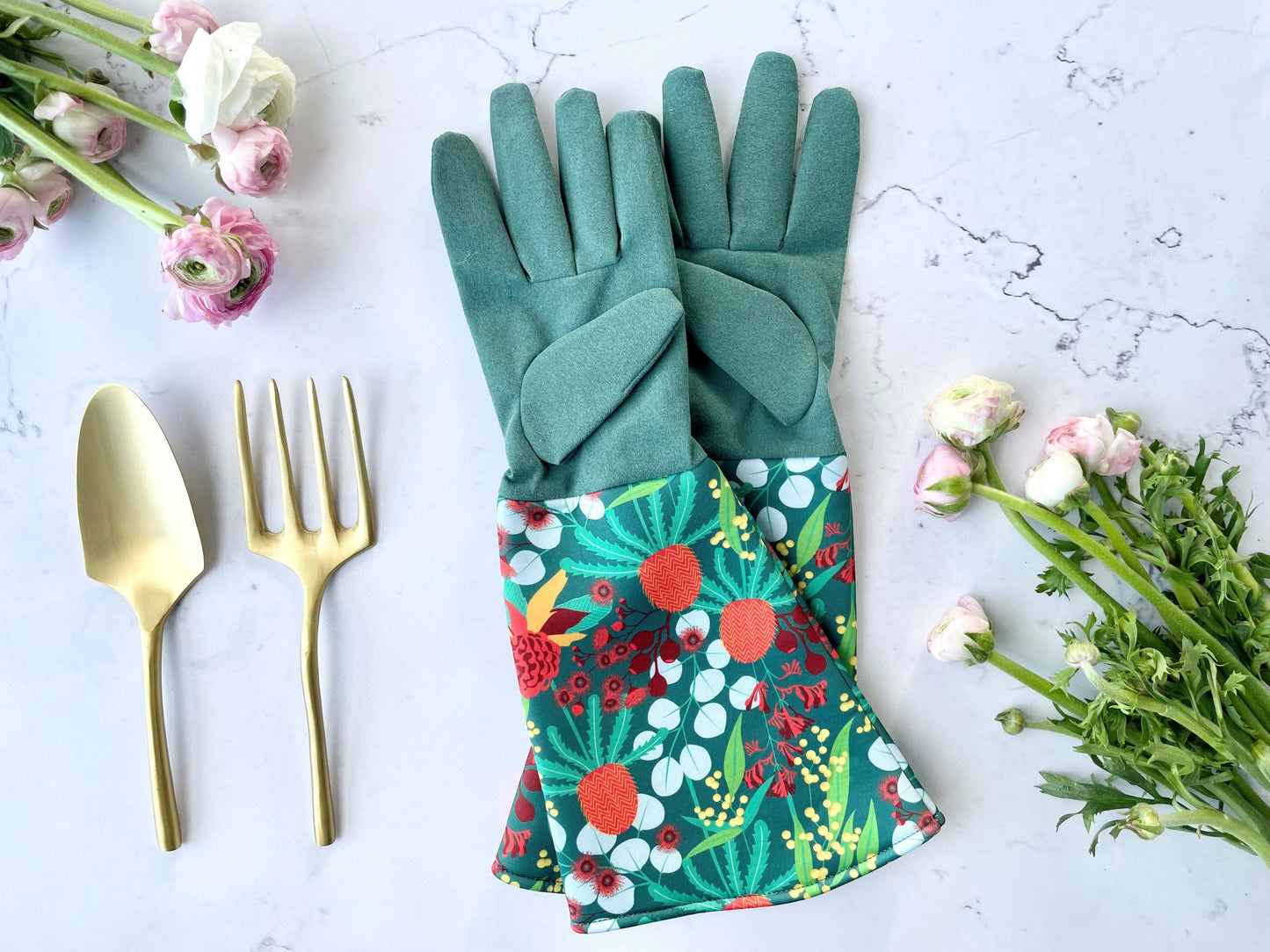 Allgifts Australia - Gardening Gloves - Navy Sketch Bee