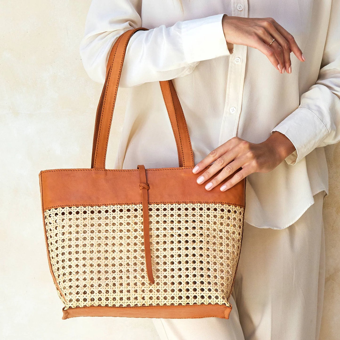 Rattan Cane Weave Tote Med Brown Lthr Trim
