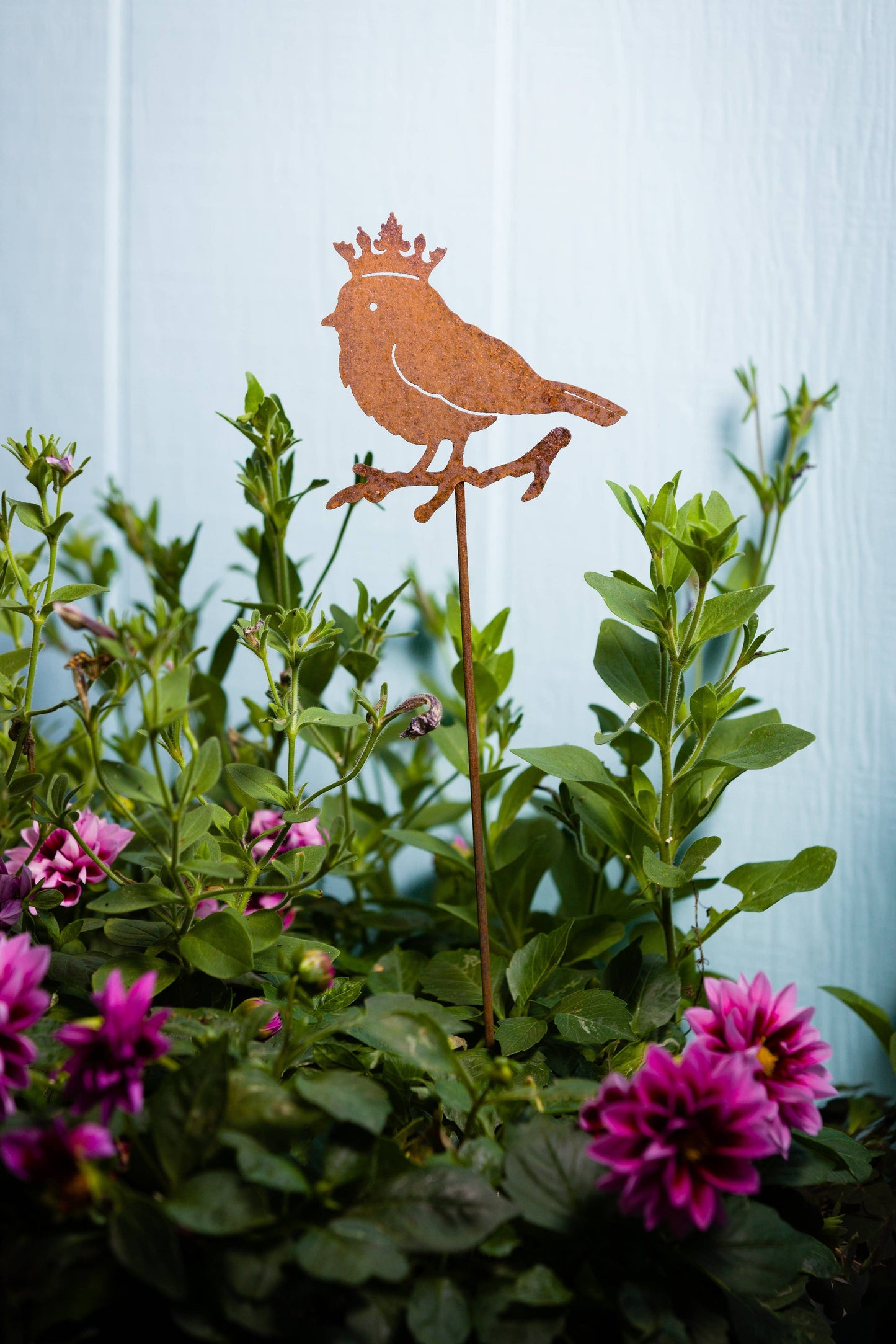 Elegant Garden Design - Chickadee with Crown Pick