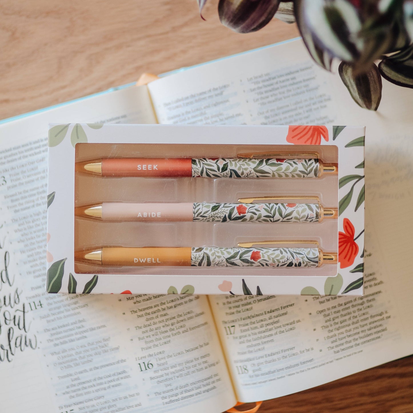 The Daily Grace Co - Wildflower Pen Set