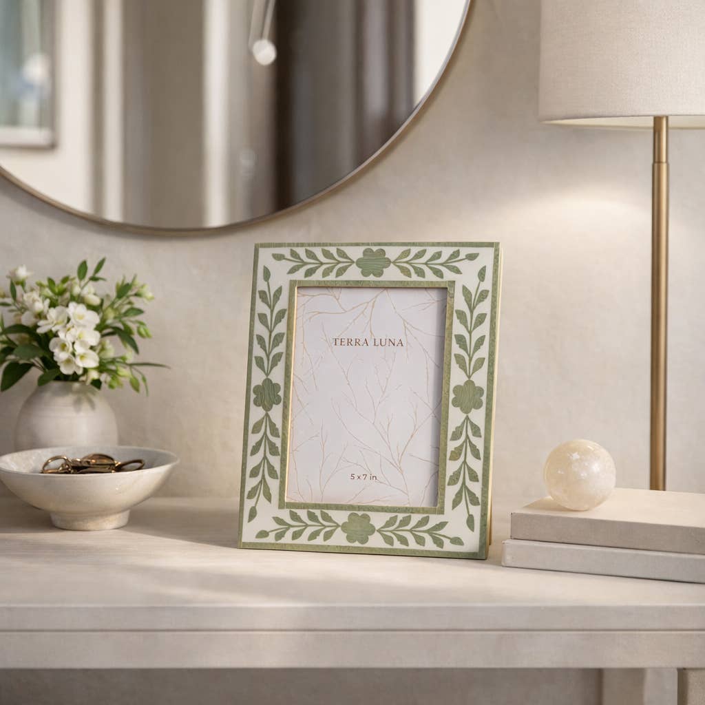 Sagebrook Home - White/Green 4x6 in. Wooden Petals Photo Frame