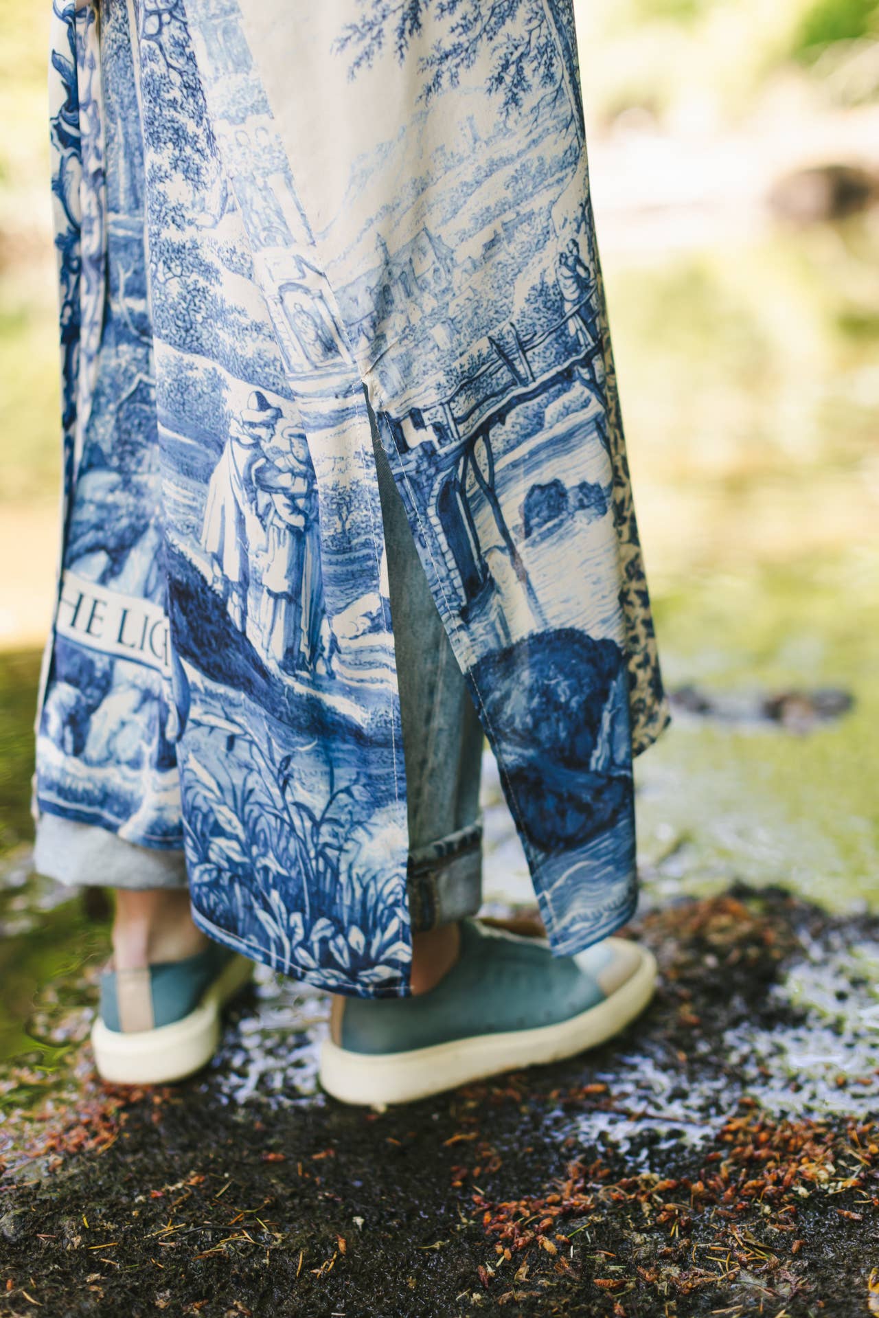 Market of Stars (USA) - Let The Light In Opera Duster Kimono Robe Blue Delft Toile 