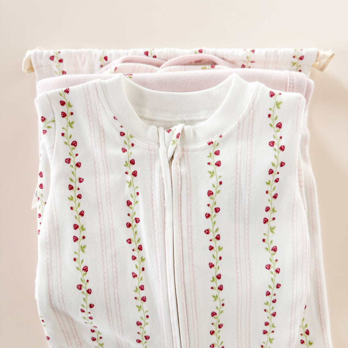 The Blueberry Hill - Organic Cotton Zipper Romper Strawberry Baby Zipper