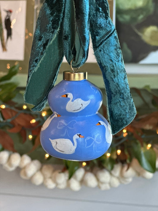 Keepsake Swan & Bow Ornament