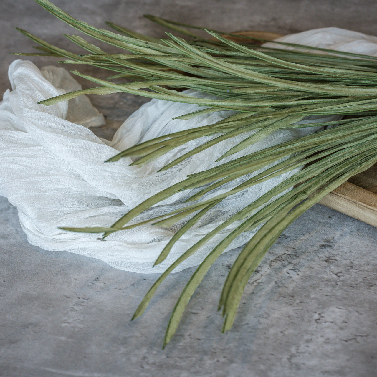 29" Paper Grass Bush