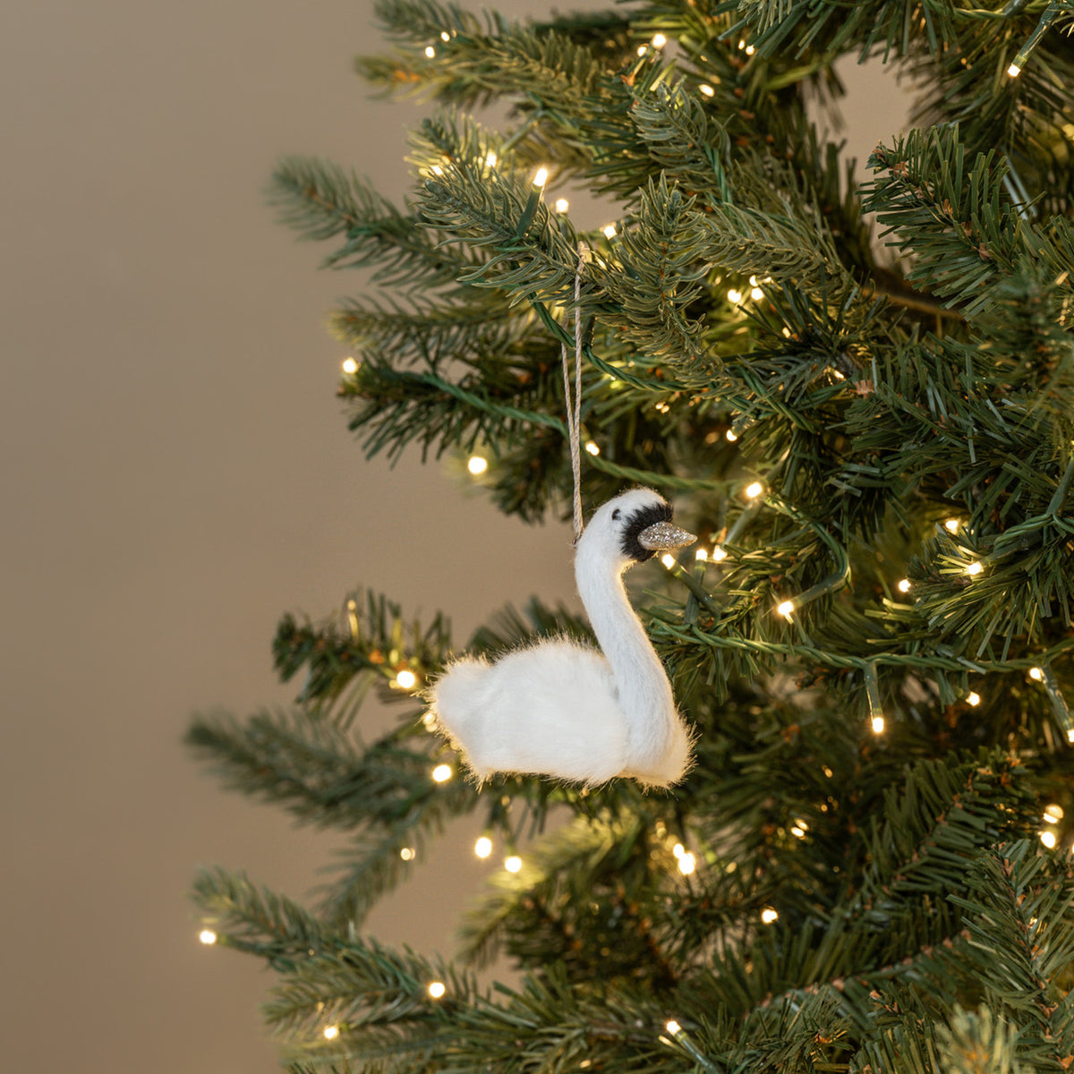 3.5" Sitting Swan Ornament
