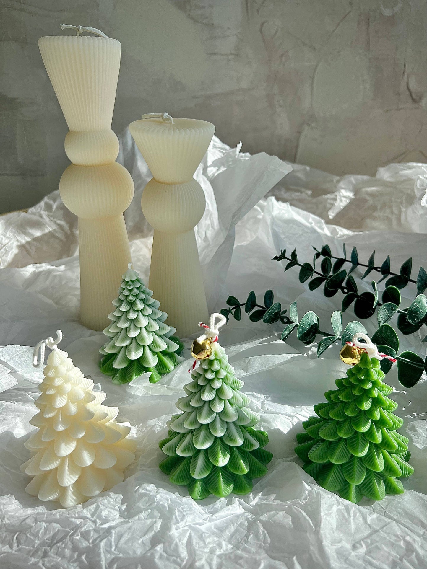 Tree Candle: Unscented - Natural Soy / Green with Snow