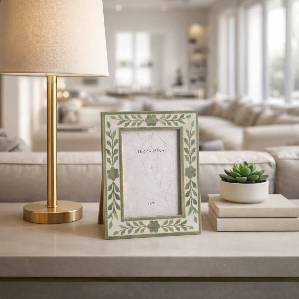 Sagebrook Home - White/Green 4x6 in. Wooden Petals Photo Frame
