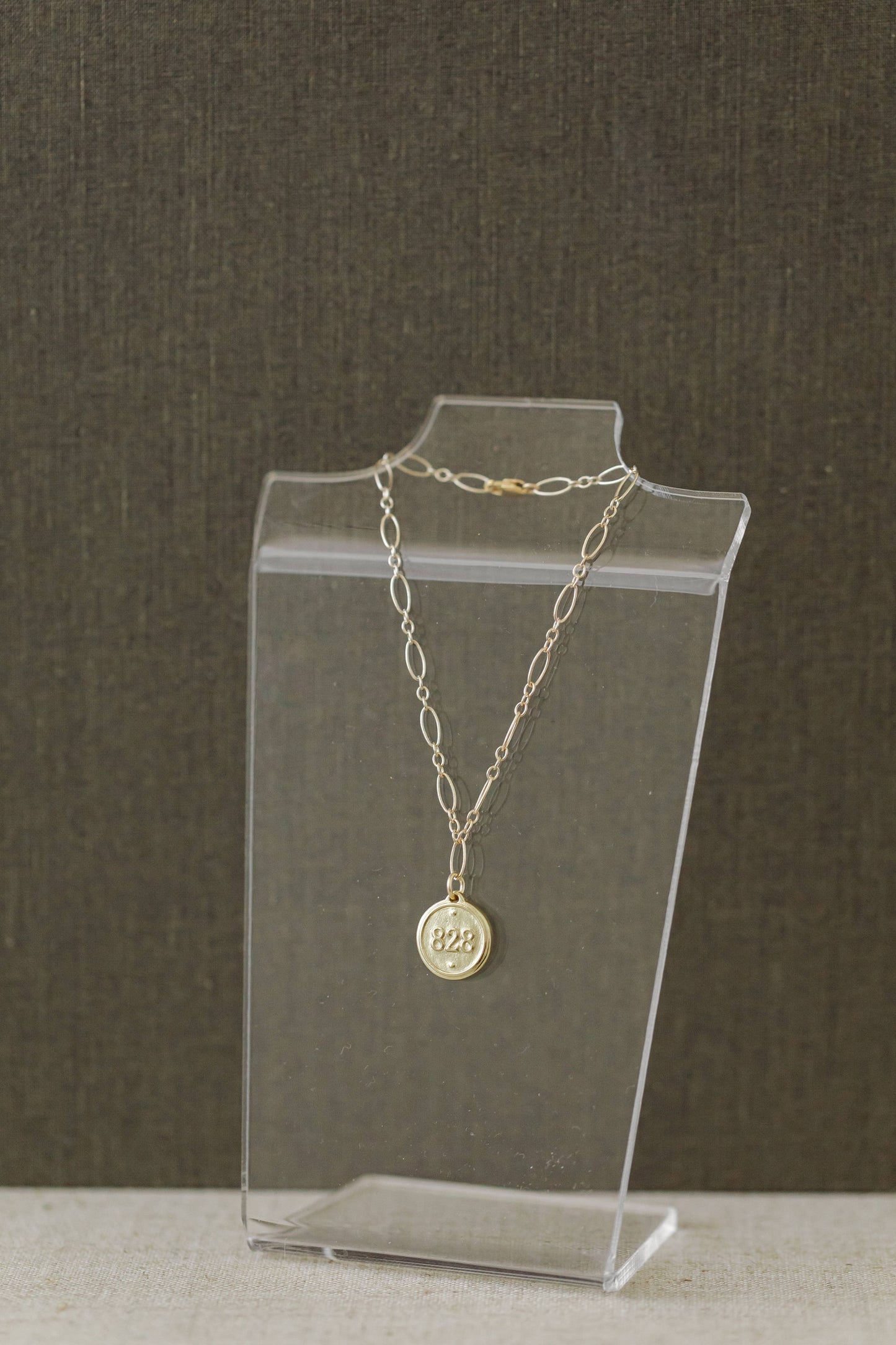 Madison Sterling - Bracelet (Petite/Gold) - Romans 8:28