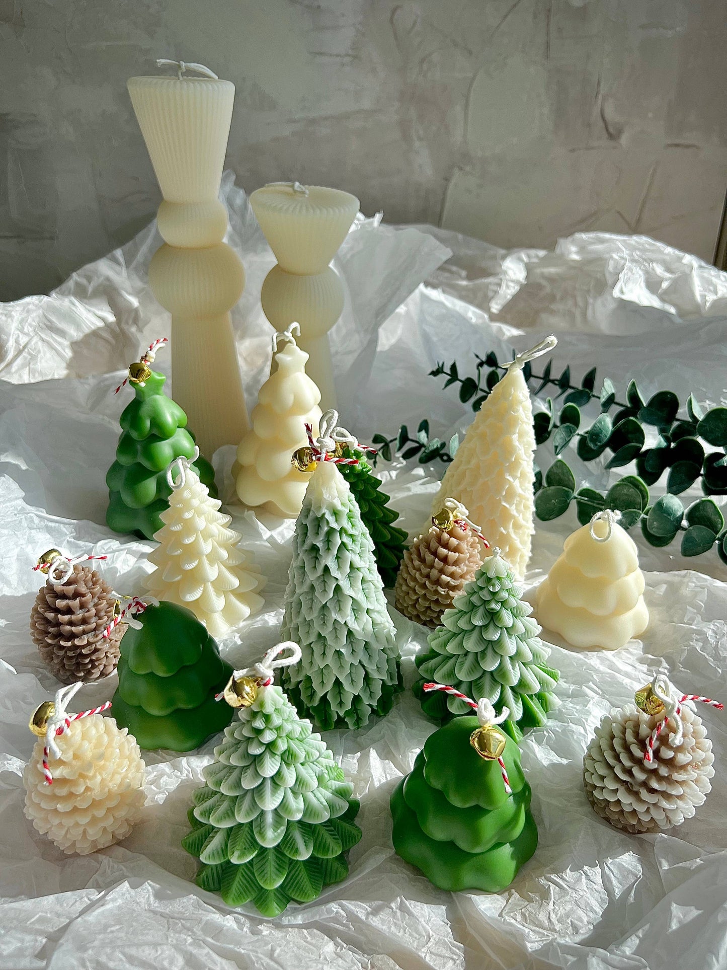 Tree Candle: Unscented - Natural Soy / Green with Snow