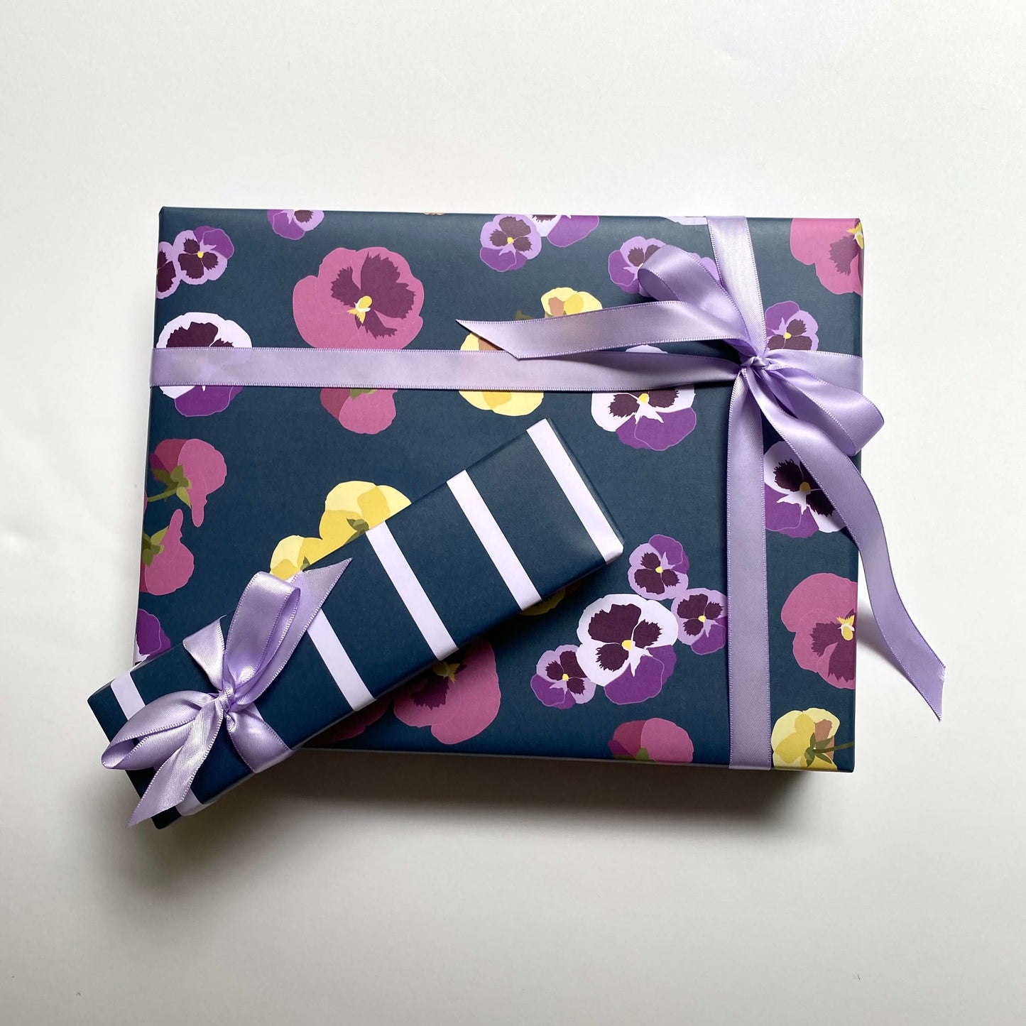 Ballard & Prescott - Pansy Wrapping Paper: Single Sheets (Case of 3 Sheets)