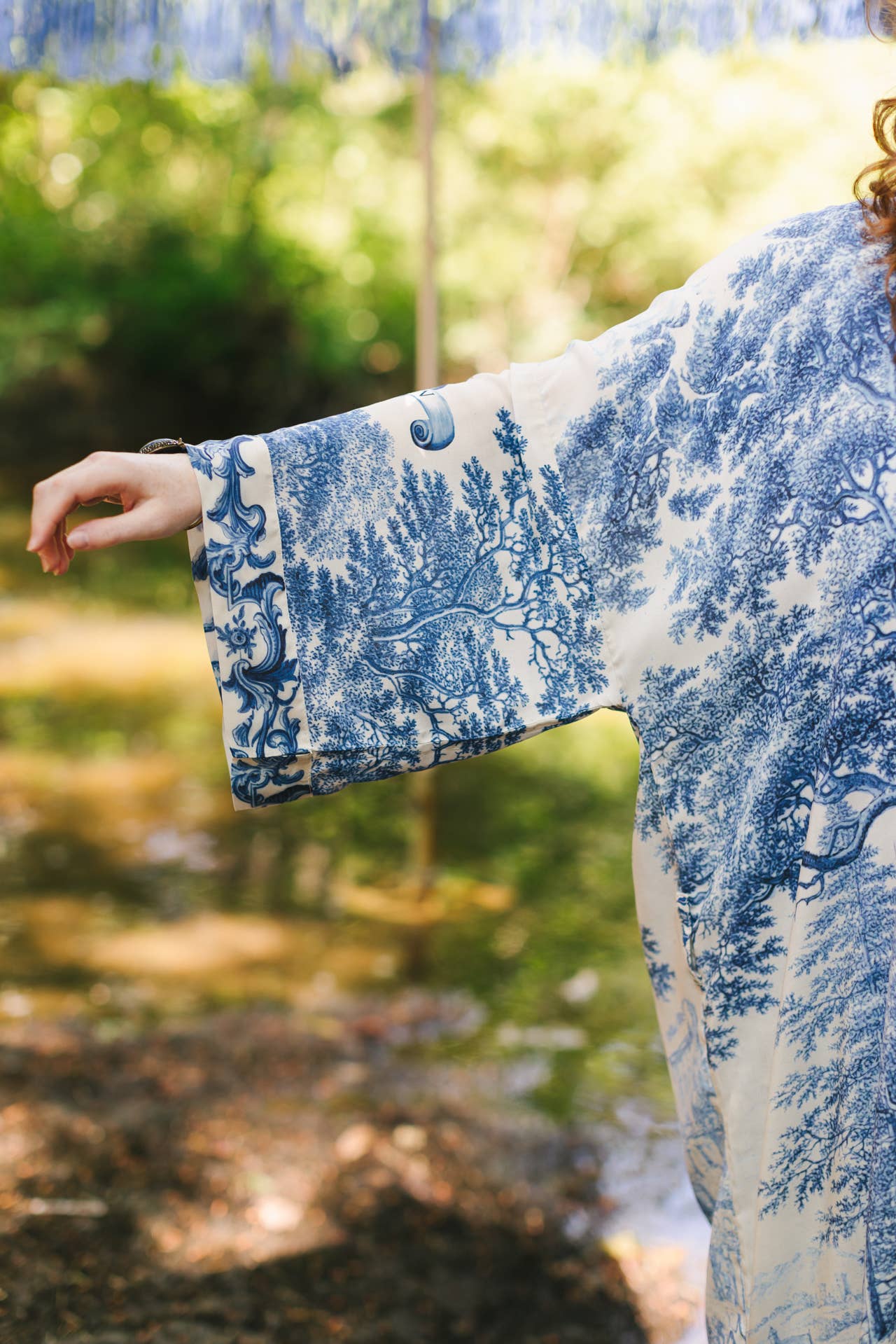 Market of Stars (USA) - Let The Light In Opera Duster Kimono Robe Blue Delft Toile 