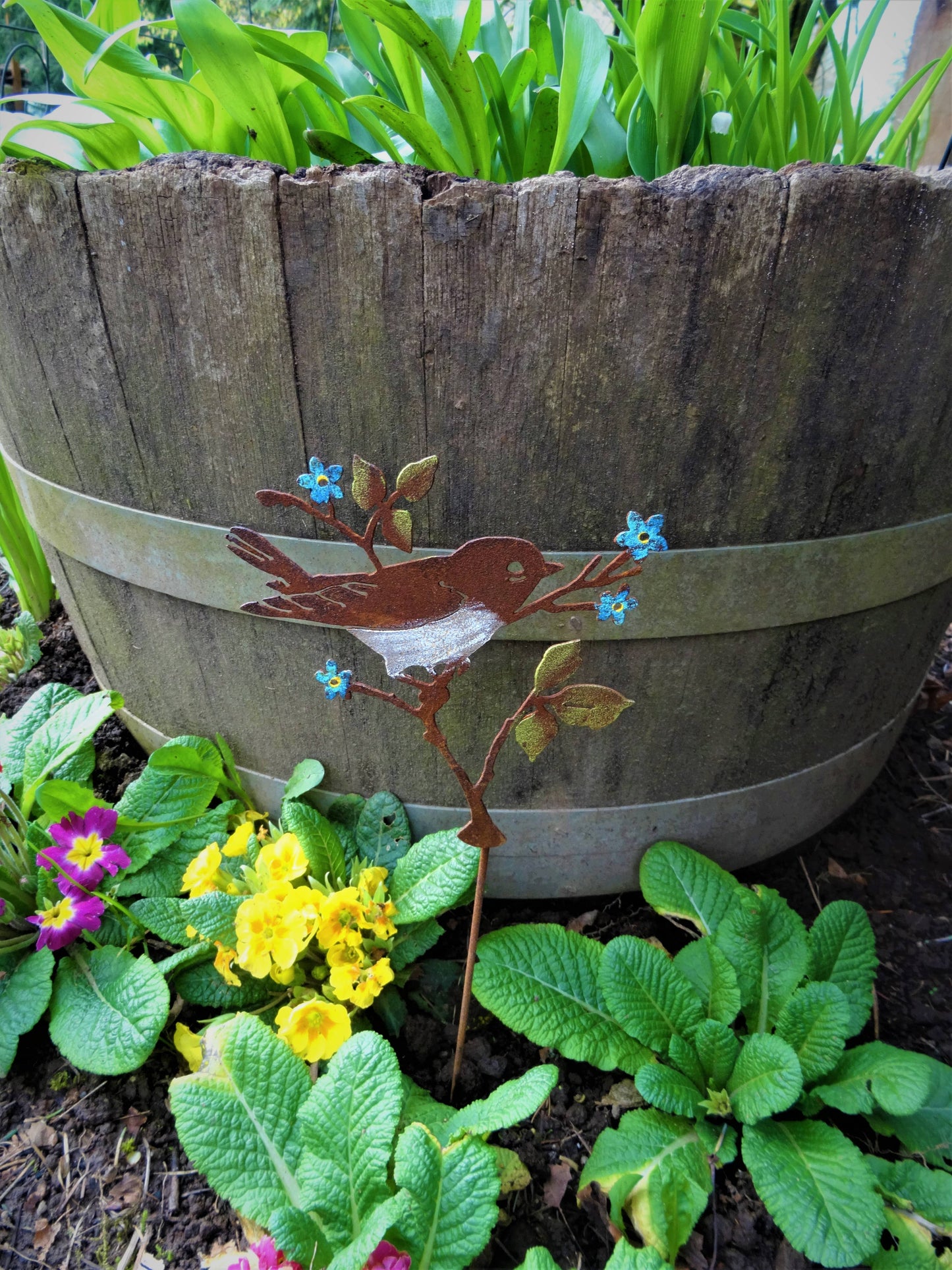 Elegant Garden Design - Warbler with Flower Pick -Painted