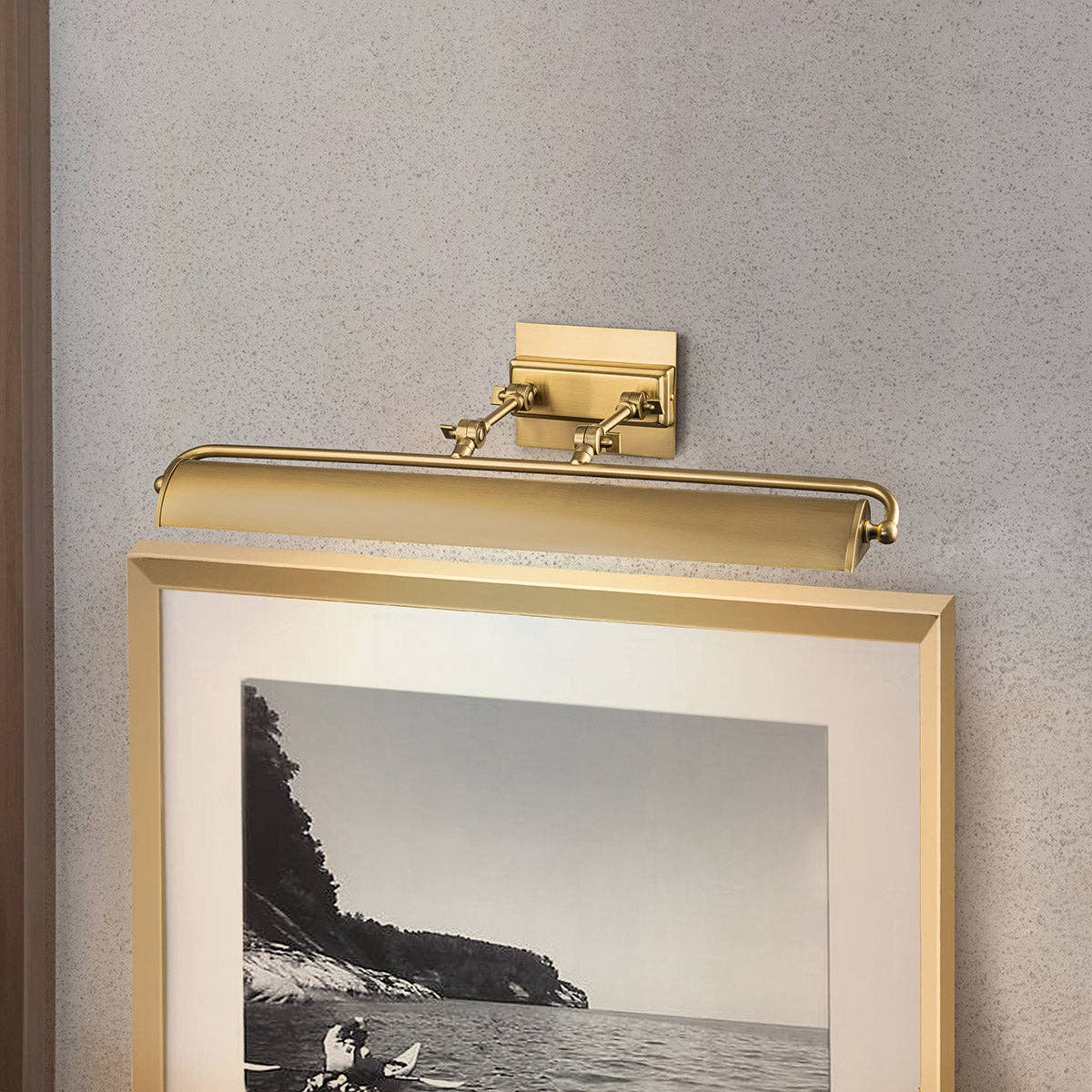 Lucas McKearn - Winchfield Large Picture Light in Aged Brass
