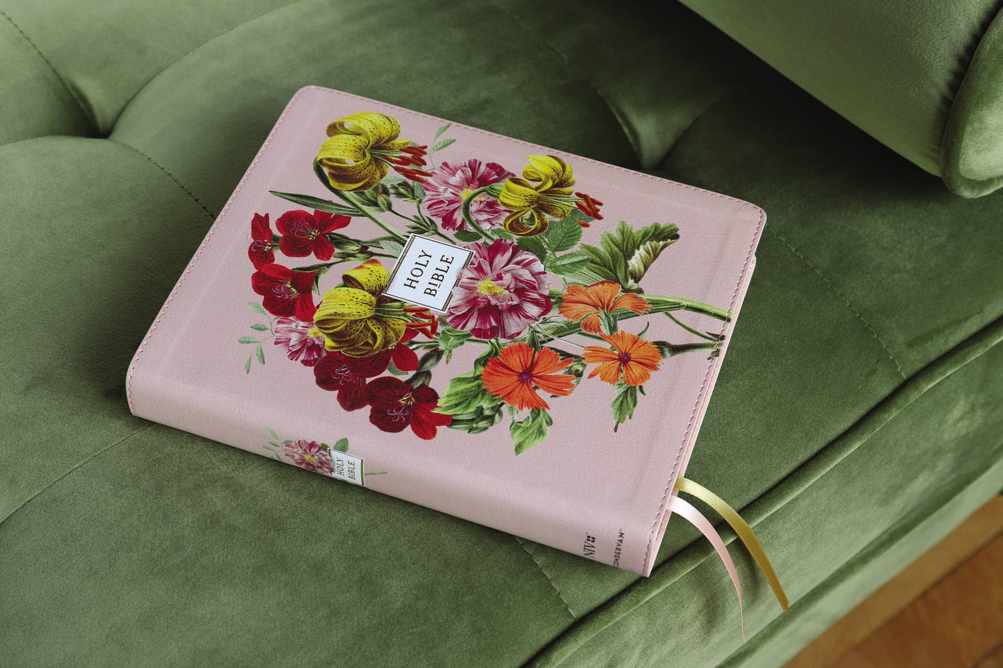 HarperCollins Christian Publishing - NIV Artisan Collection Bible Leathersoft Blush Floral