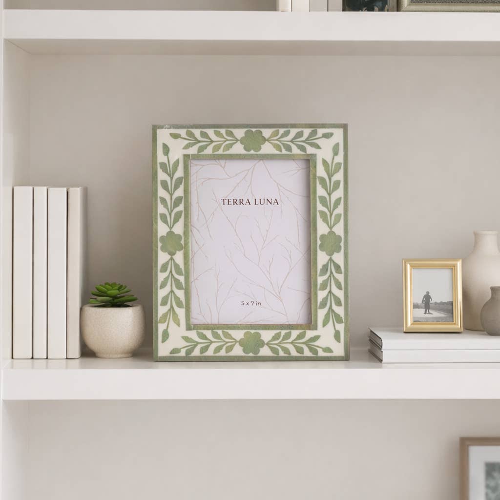 Sagebrook Home - White/Green 4x6 in. Wooden Petals Photo Frame