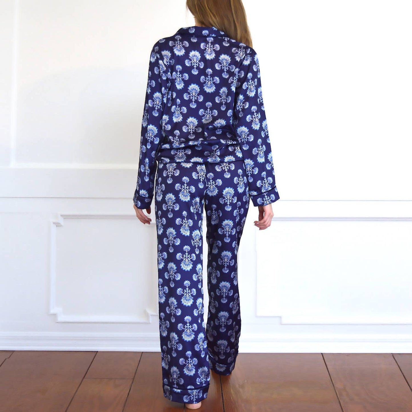 8 Oak Lane - Navy Fan Satin Pant PJ Set: Medium