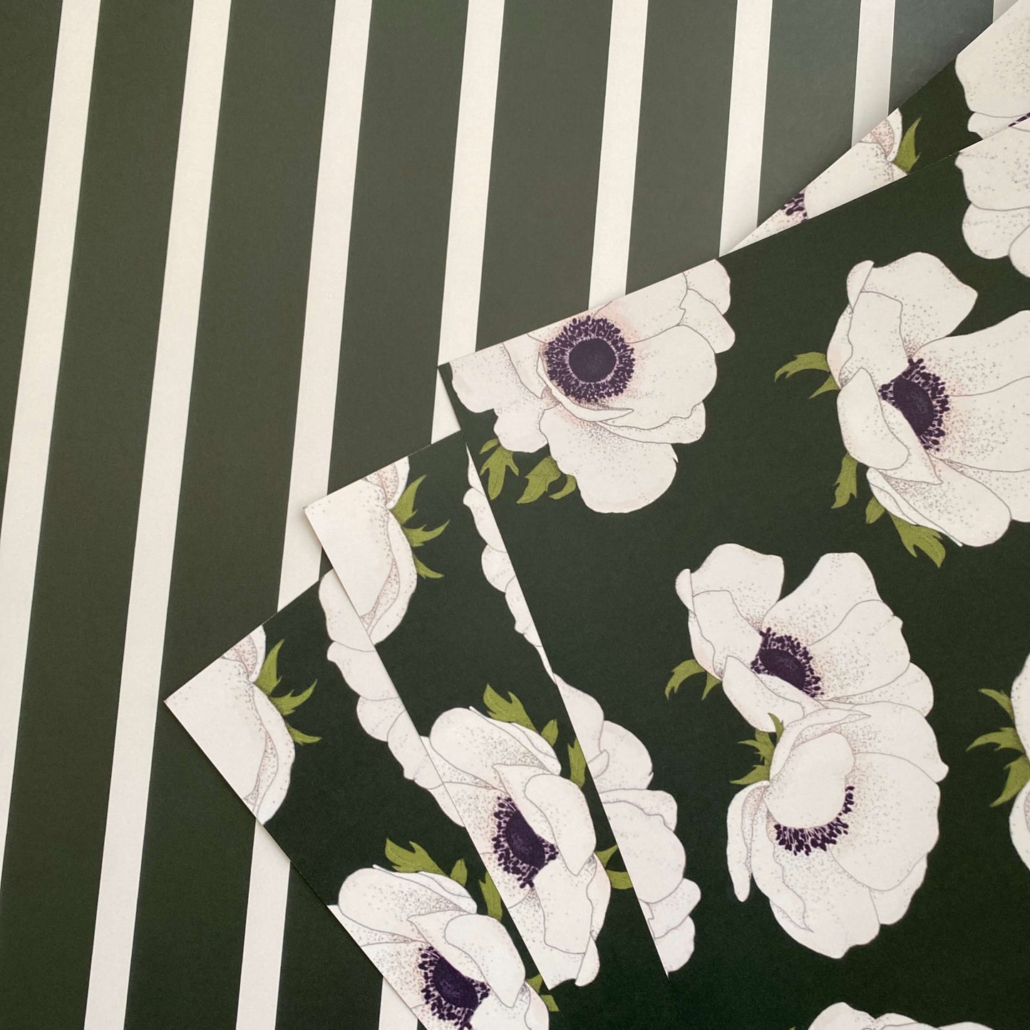 Ballard & Prescott - White Anemone Wrapping Paper: Single Sheets (Case of 3 Sheets)