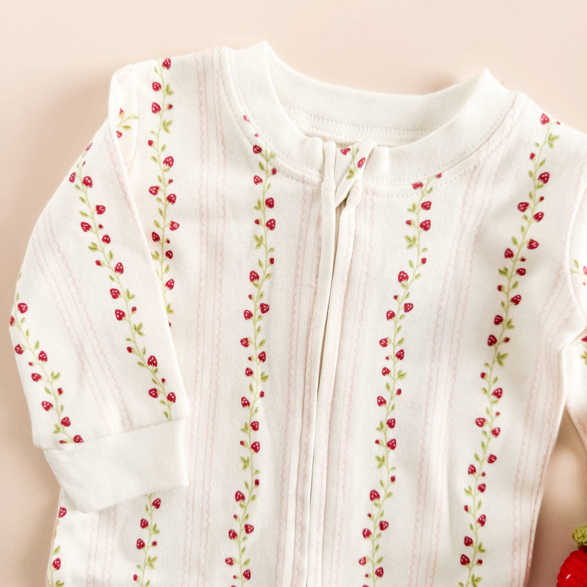 The Blueberry Hill - Organic Cotton Zipper Romper Strawberry Baby Zipper