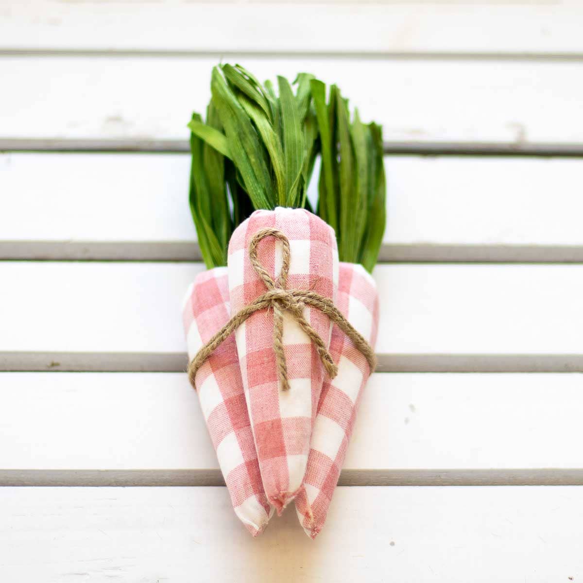 The Royal Standard - Gingham Carrot Trio   Pink/White/Green   3.5x3.5x8.3